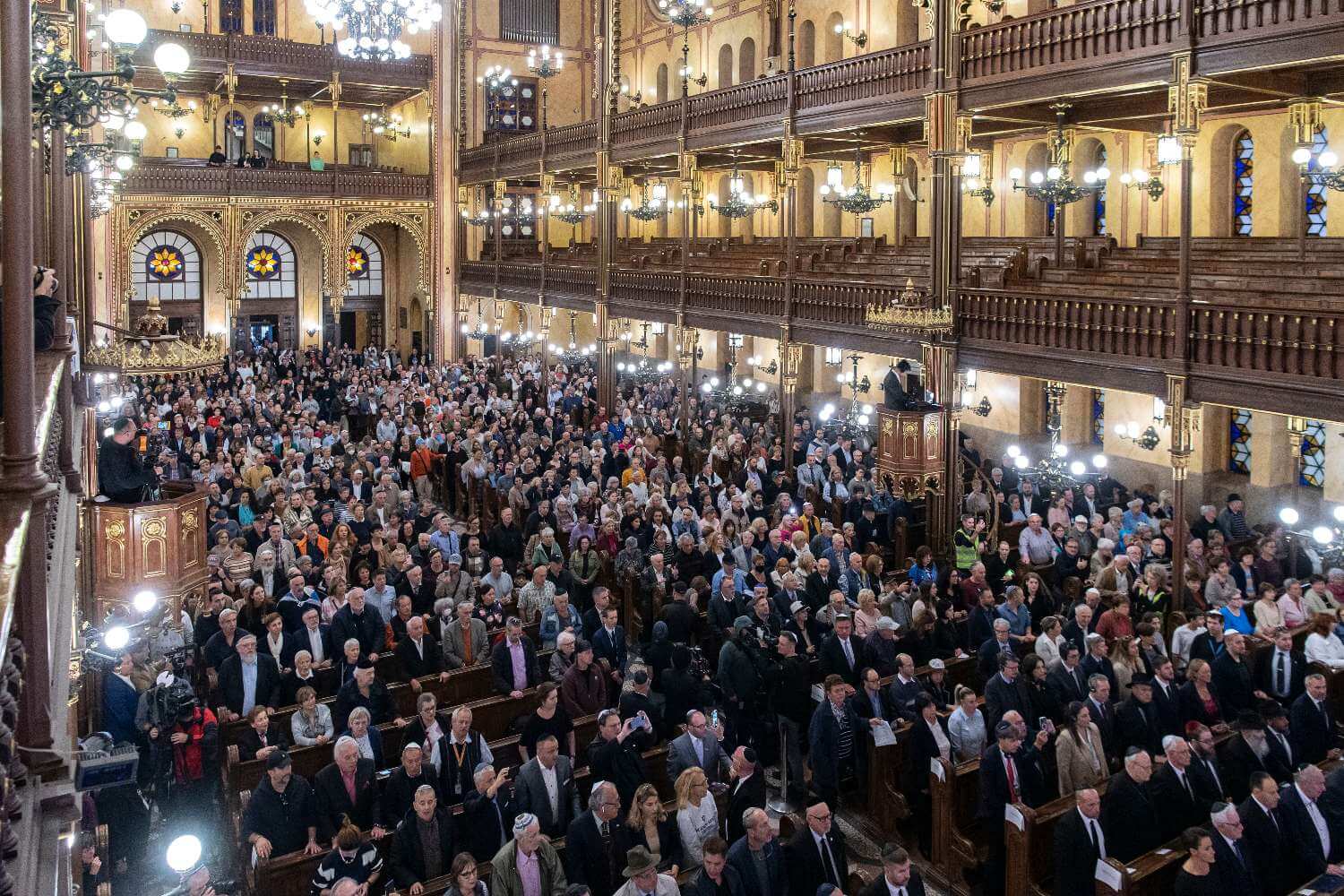 Special Service Held at Budapest Synagogue to Show Solidarity With Israel