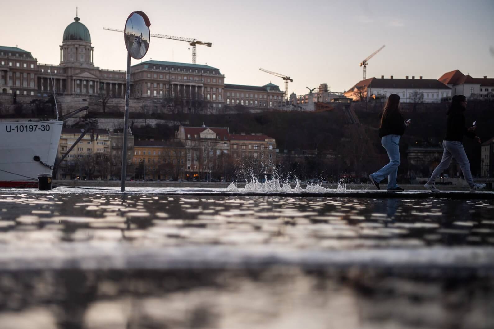 Watch: Danube Breaks Its Banks in Budapest & Around Hungary
