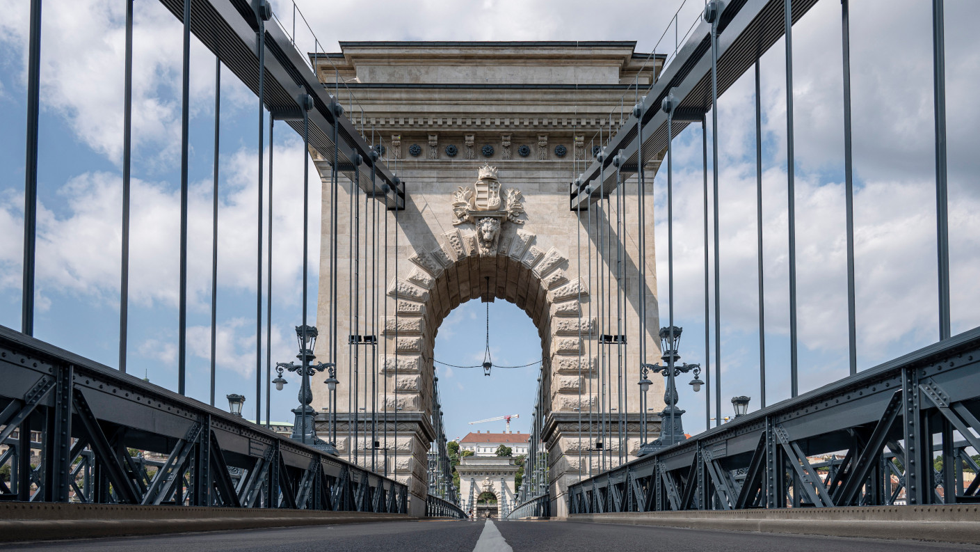 Photos: Revamped Chain Bridge Inaugurated in Budapest