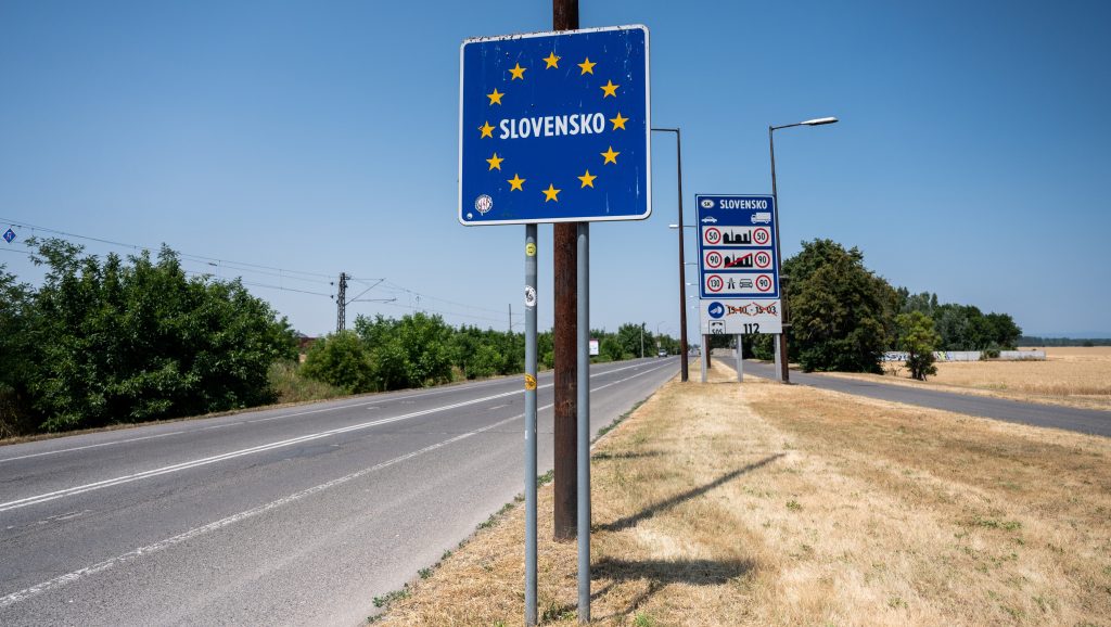 Slovakia Reimposes Checks At Borders With Hungary