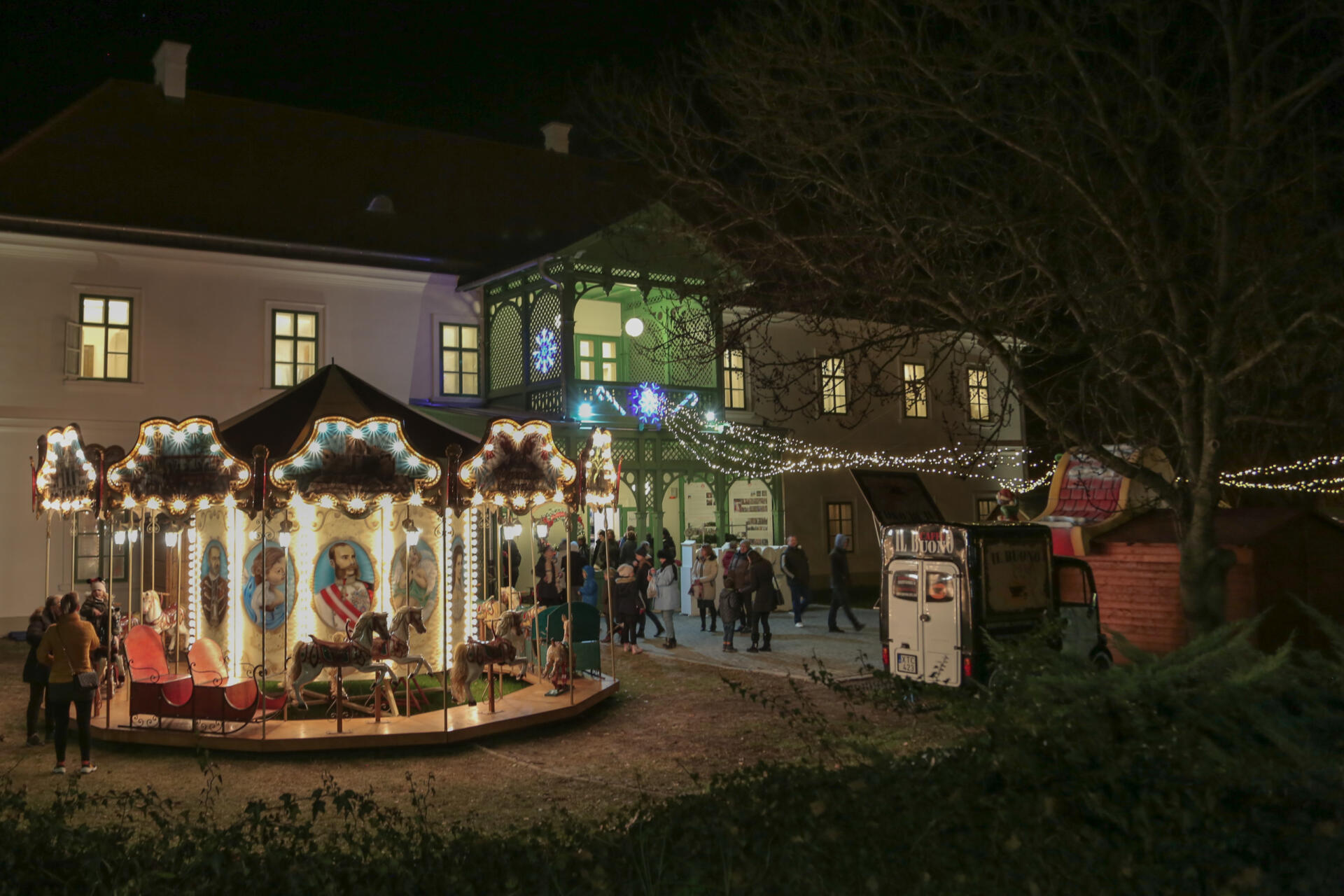 Free-to-Visit: Special Christmas House Now Open in Hungary