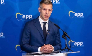 'Tisza Spy Scandal' Proves Preparations for a Pro-Ukraine 'Agent Govt', Claims Hidvégi 'Tisza Spy Scandal' Proves Preparations for a Pro-Ukraine 'Agent Govt', Claims Hidvégi