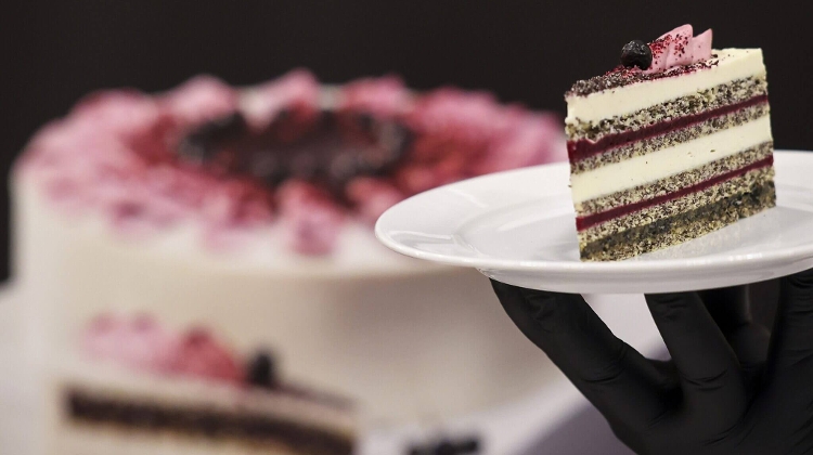 Watch: Cake of the Year in Hungary: 'Poppy Flower' Winner Watch: Cake of the Year in Hungary: 'Poppy Flower' Winner