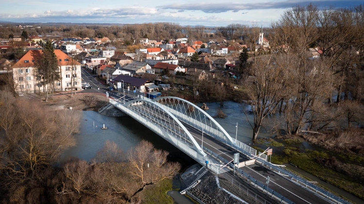 New Bridge Between Hungary & Slovakia Opens, At Cost of HUF 2.9 Billion