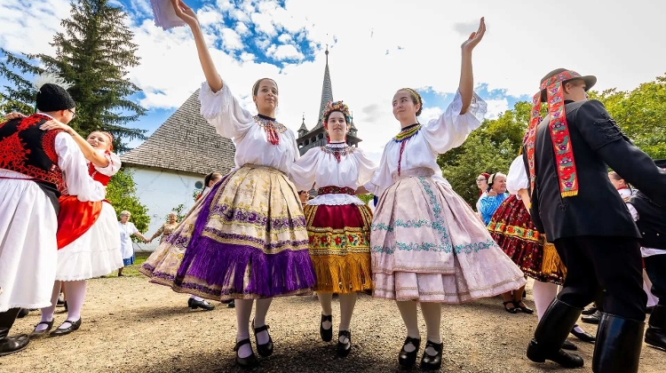 Pentecost Heritage Festival, Szentendre Skanzen, 8 - 9 June Pentecost Heritage Festival, Szentendre Skanzen, 8 - 9 June