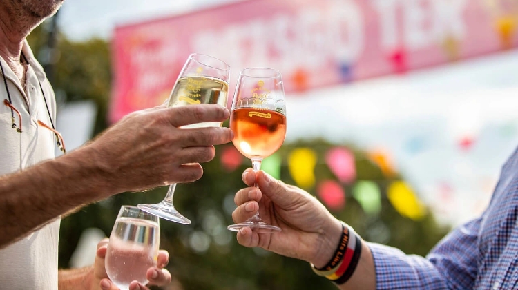 Budafok Champagne & Wine Festival, 5 - 7 September Budafok Champagne & Wine Festival, 5 - 7 September