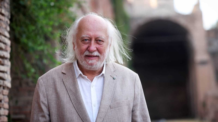 Hungarian Writer Wins Nobel Prize in Literature Hungarian Writer Wins Nobel Prize in Literature