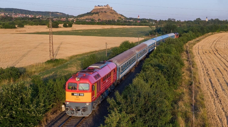 Neglected Railway Stations in Hungary to Get Extensive Renovations Neglected Railway Stations in Hungary to Get Extensive Renovations