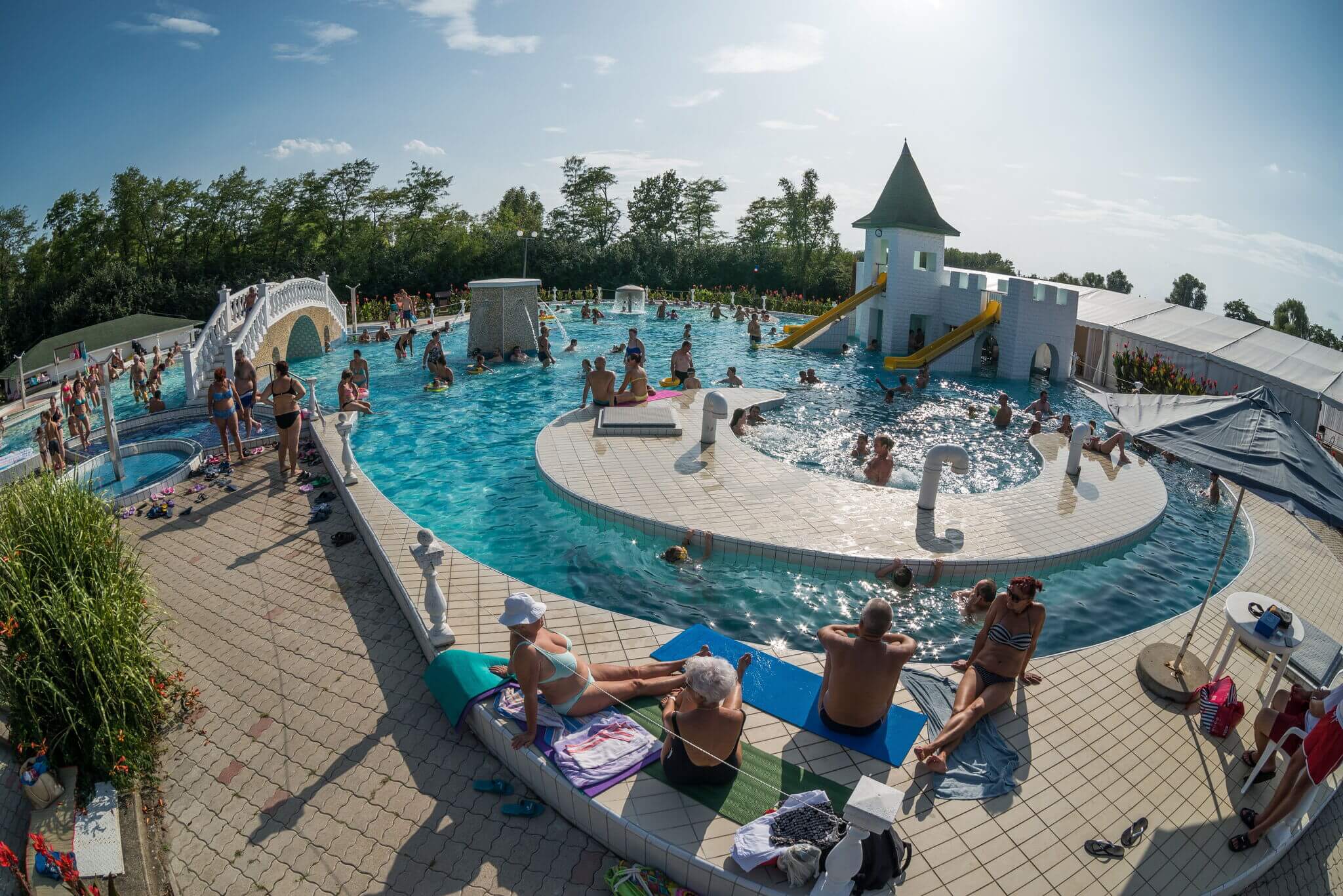 120 Rescued from Thermal Baths in Hungary After Toxic Gas Release