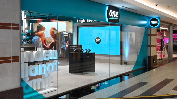 Flagship Store for New One Hungary Brand Opens in Budapest to Replace Vodafone Flagship Store for New One Hungary Brand Opens in Budapest to Replace Vodafone