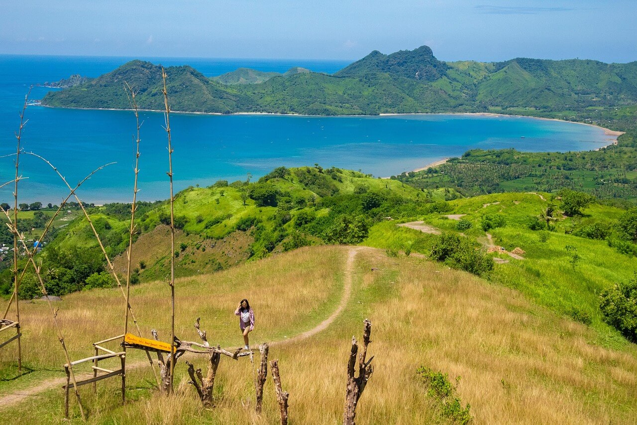 Escape from Budapest to Mataram: Gateway to Authentic Island Life in Exotic Lombok