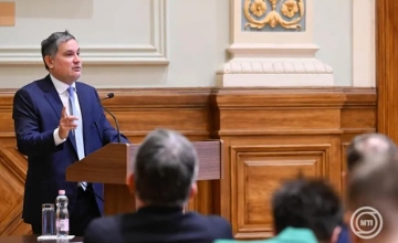 Economy Minister Signals Plan to Reduce Number of Major Banks in Hungary Economy Minister Signals Plan to Reduce Number of Major Banks in Hungary