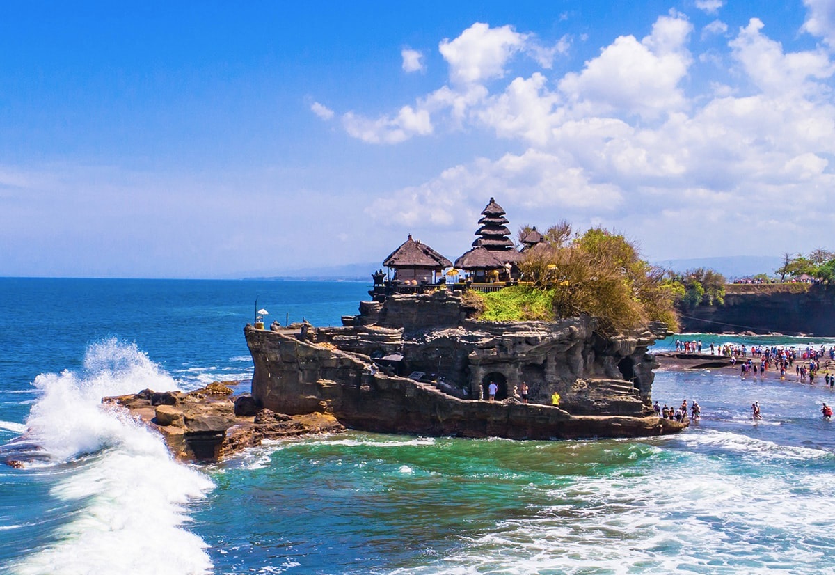 Escape from Budapest to Bali - Part 1. Holiday Heaven: Sun, Sea & Spirituality