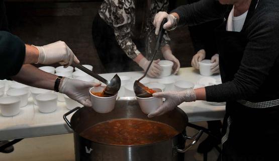 Xpats Stir Up A Soup To Help Hungry Homeless In Hungary