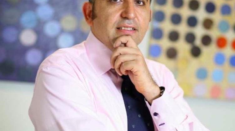 Yusaf Akbar Associate Professor of Management and International Business, CEU Business School