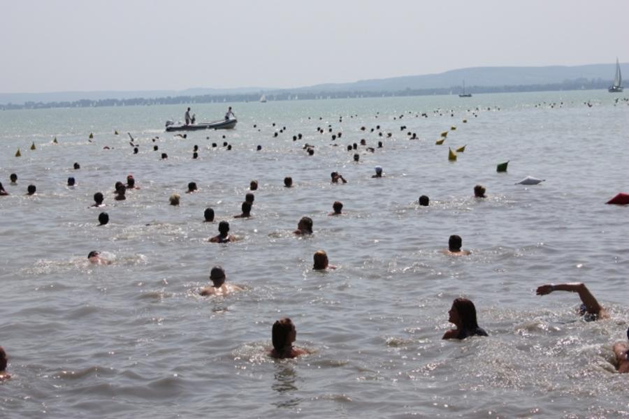 Balaton Cross-Swimming Is Delayed