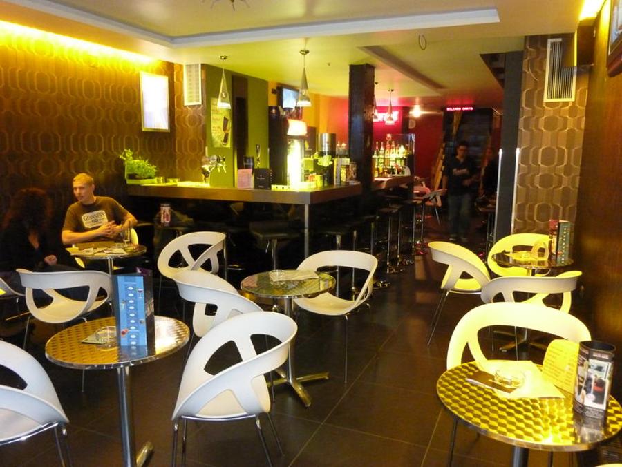 Xpat Pub Review: “Dis Is De Place!” In Budapest