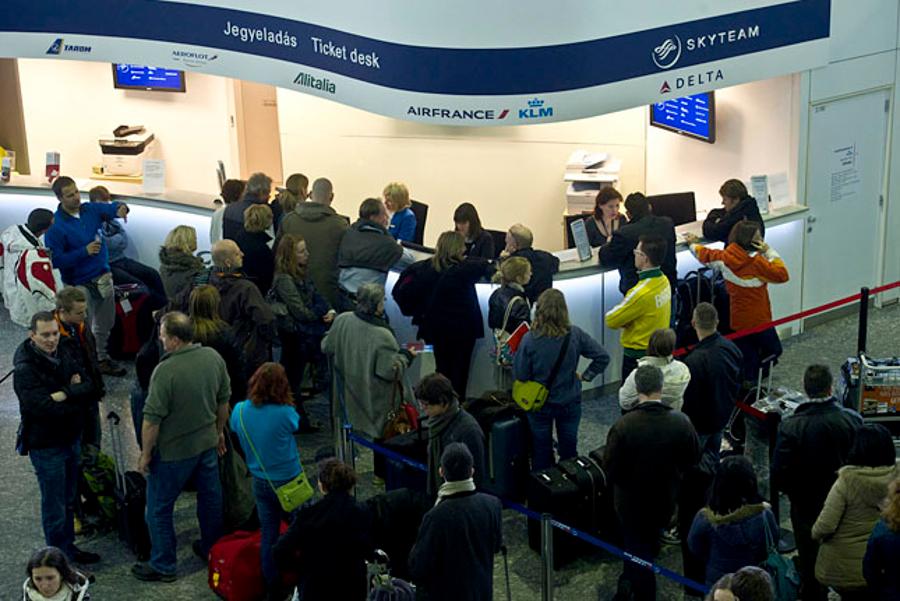 Budapest Airport Operating Despite Malév's Collapse