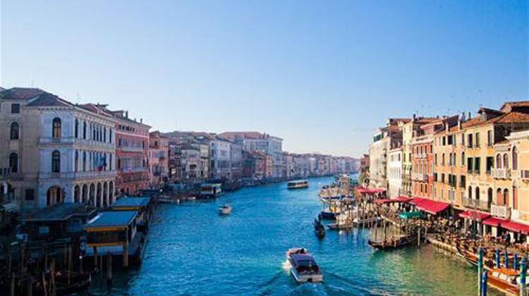 Getaway From Budapest To Venice With Ryanair
