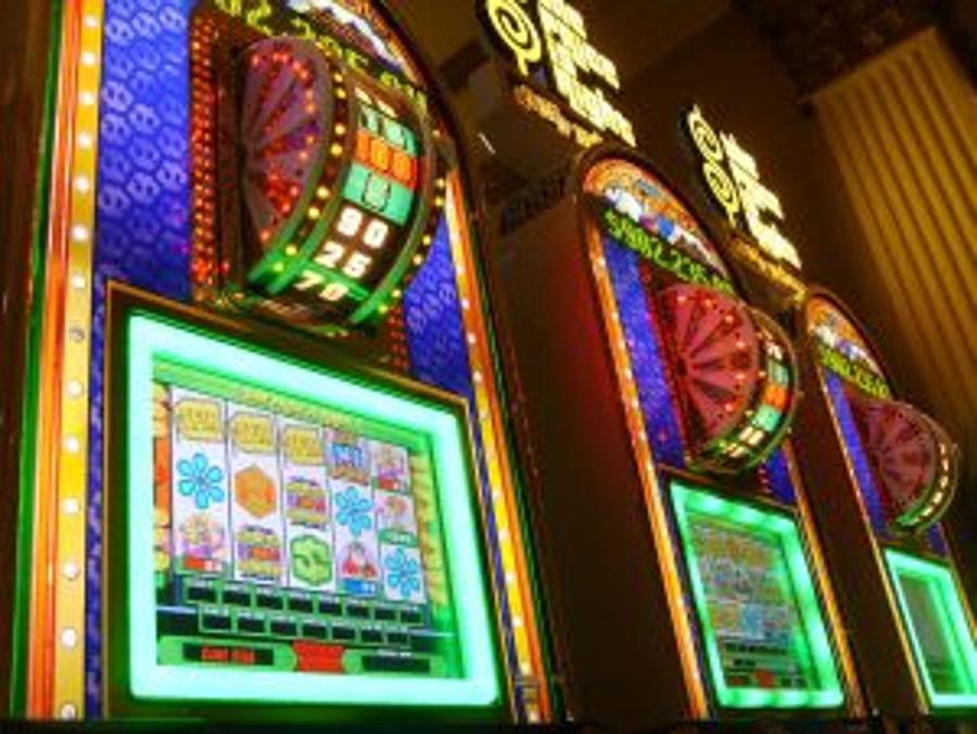 Cabinet To Outlaw Slot Machines In Hungary