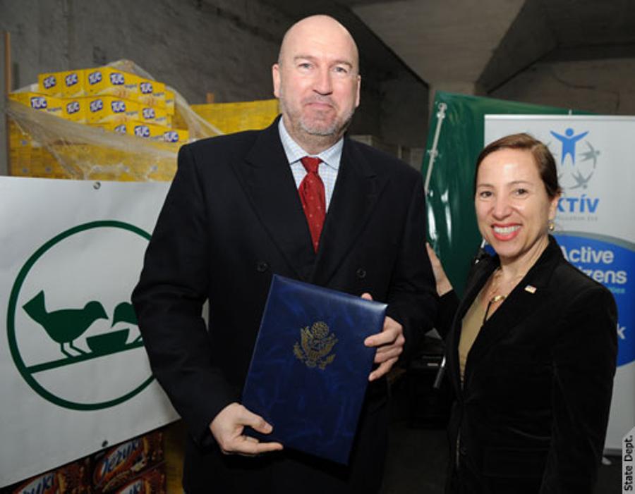 U.S. Embassy's  Active Citizenship Award To Food Bank In Hungary
