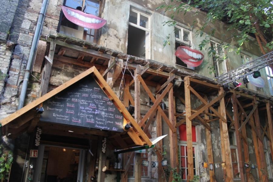 Pub Review: Fogashaz Budapest, Locals Alternative To Szimpla Kert