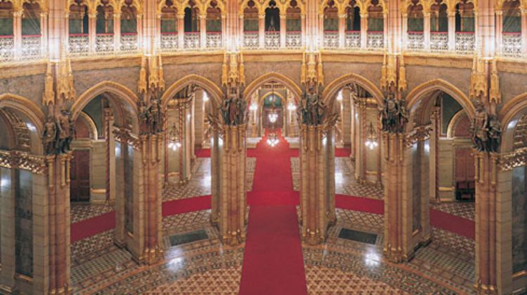 Guided Tours Of The Hungarian Parliament Building