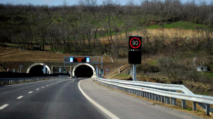 EU Money To Fund Motorway Projects In Hungary, Says Lázár