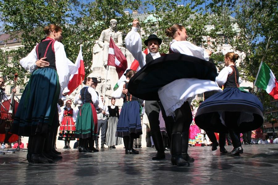 Danube Carnival 2014: A Captivating Folk Dance Celebration On The Streets Of Budapest