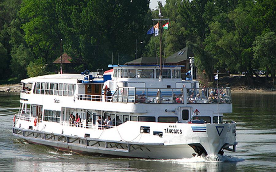 Return Boat Service To Margaret Island In Budapest