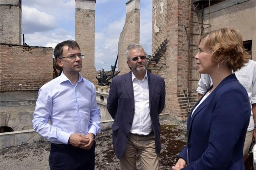 Govt Offers Help To Restore Andrassy Ave Building Damaged In Fire In Budapest