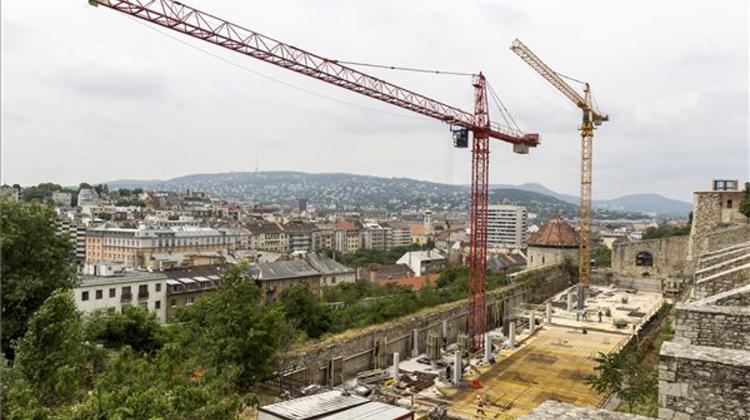 Hungary’s Prime Minister’s Office Moving To Buda Castle By 2016