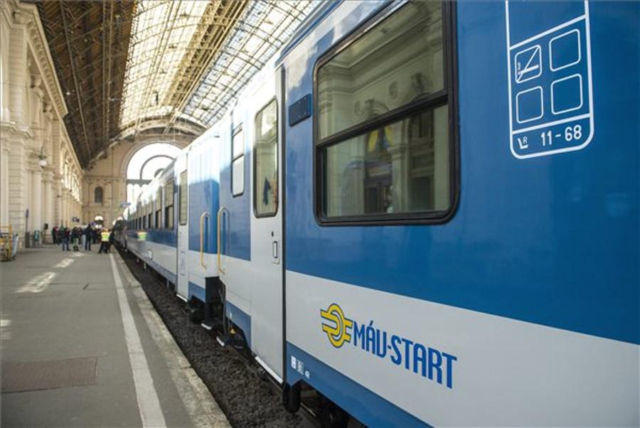 MÁV Acquires Used Austrian Trains