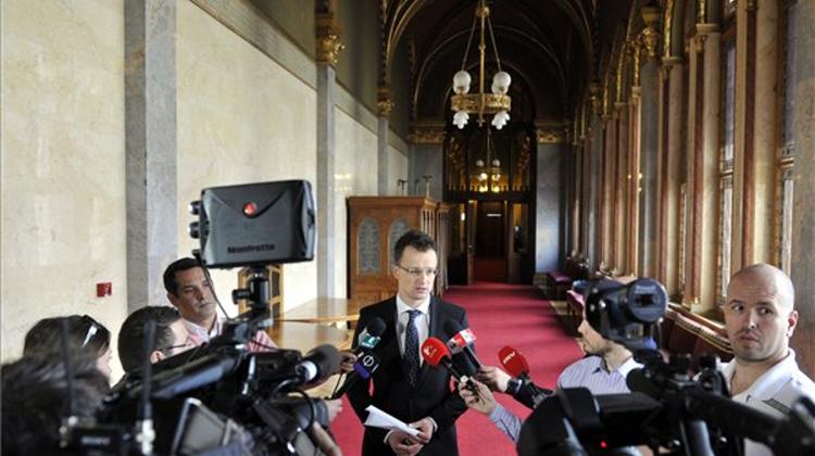 Hungary’s Foreign Minister Supports Anti-IS Mission Proposal