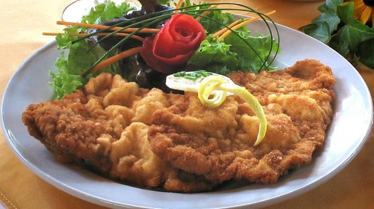Cook Hungarian: Wiener Schnitzel (“Bécsi Szelet”)
