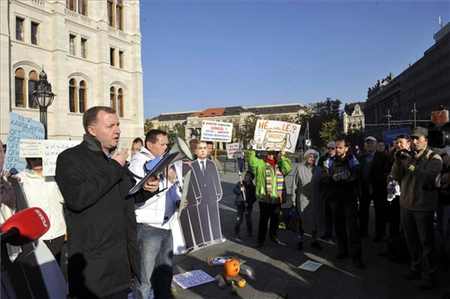 Quaestor Brokerage Scandal Victims Protest At Parliament