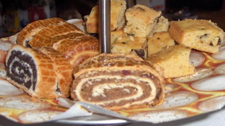 Expat Explainer: Christmas Day Customs in Hungary Expat Explainer: Christmas Day Customs in Hungary