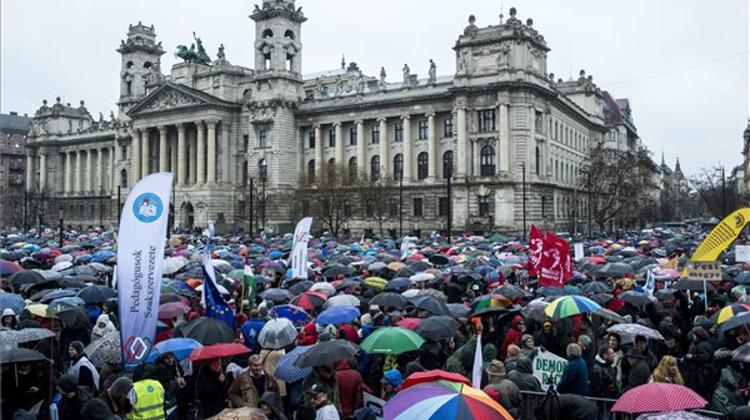 Xpat Opinion: Teachers’ Rally In Budapest