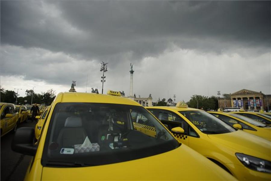 Hungarian Taxis Plan Another Demo For Today