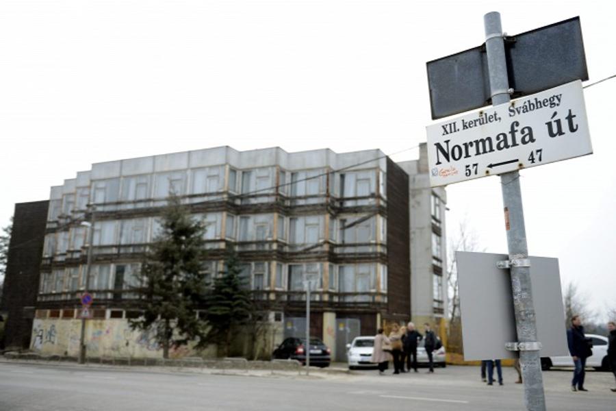 Fewer Buildings In Normafa