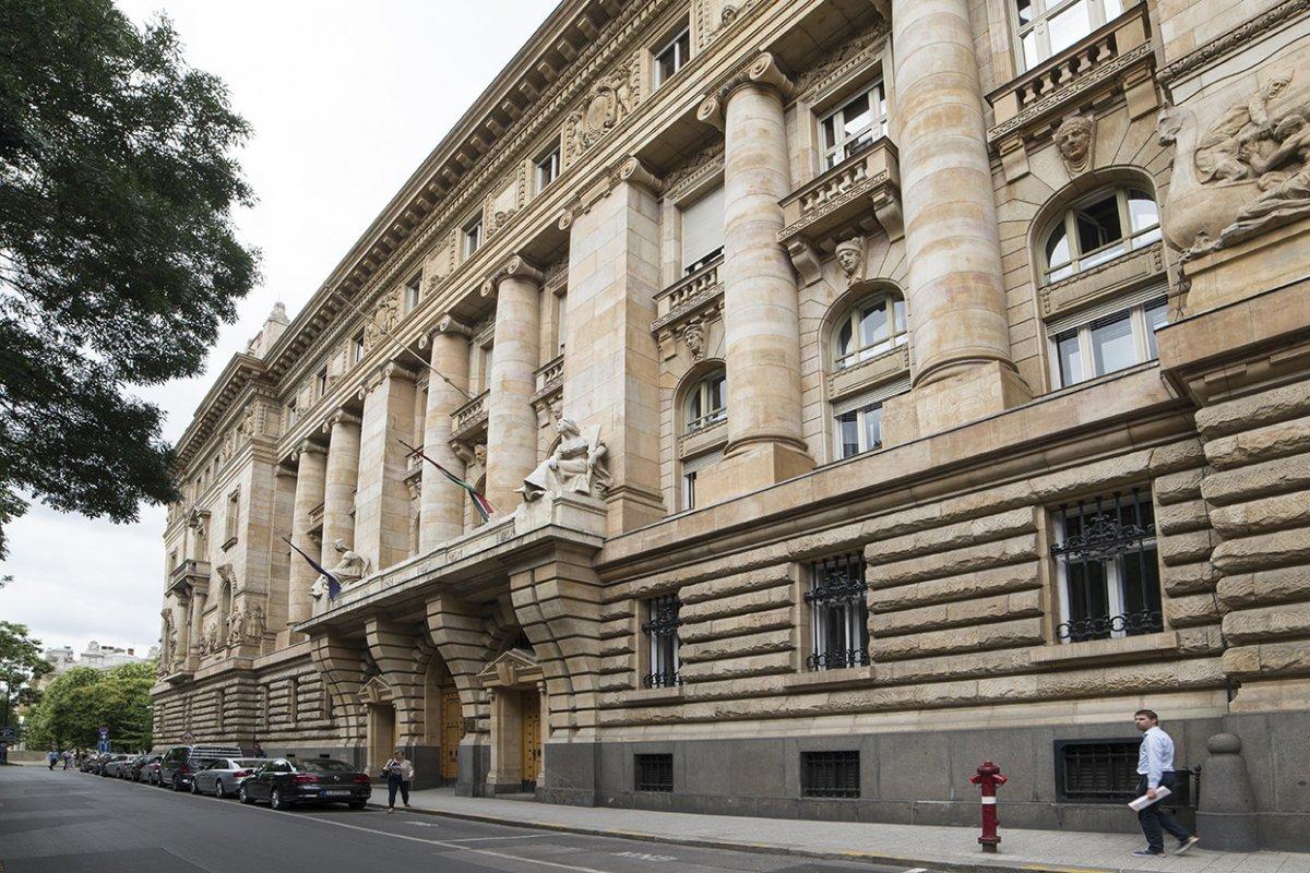 Hungary’s Competition Office Clears MNB Foundation’s Real Estate Purchases