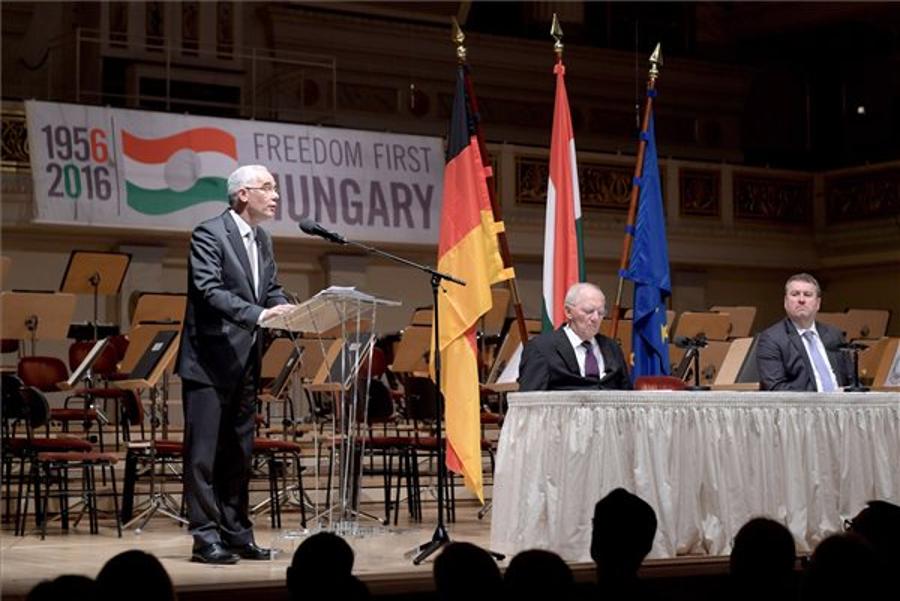 Balog Marks 1956 Anniversary At Ceremony In Berlin