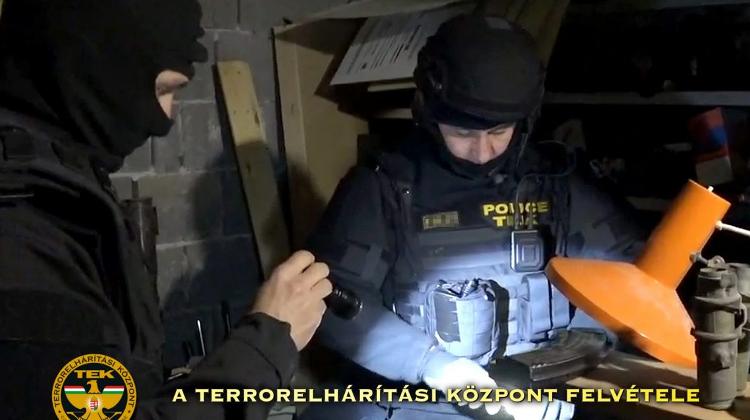 Video: Fresh Hungarian Counter-Terrorism Force Weapons Raids