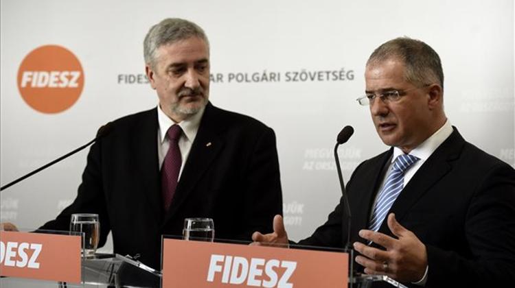 Ruling Fidesz Group Leader Rejects Allegations Of Police Violence Against Migrants