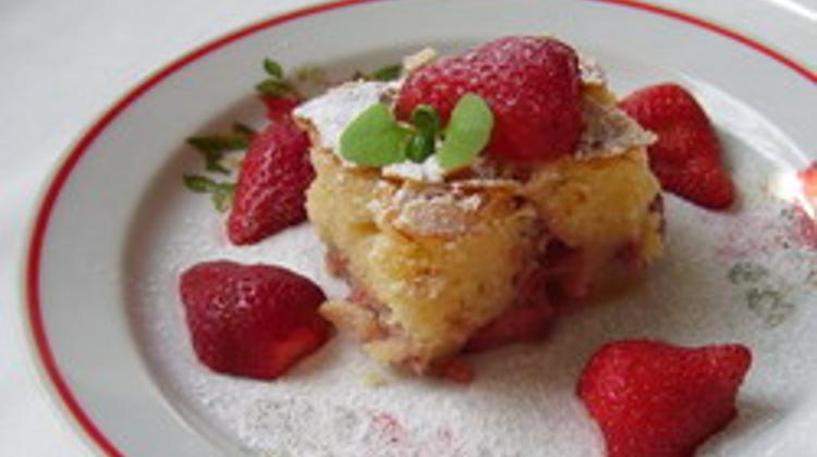 Recipe Of The Week: 'Hungarian Strawberry Cake'