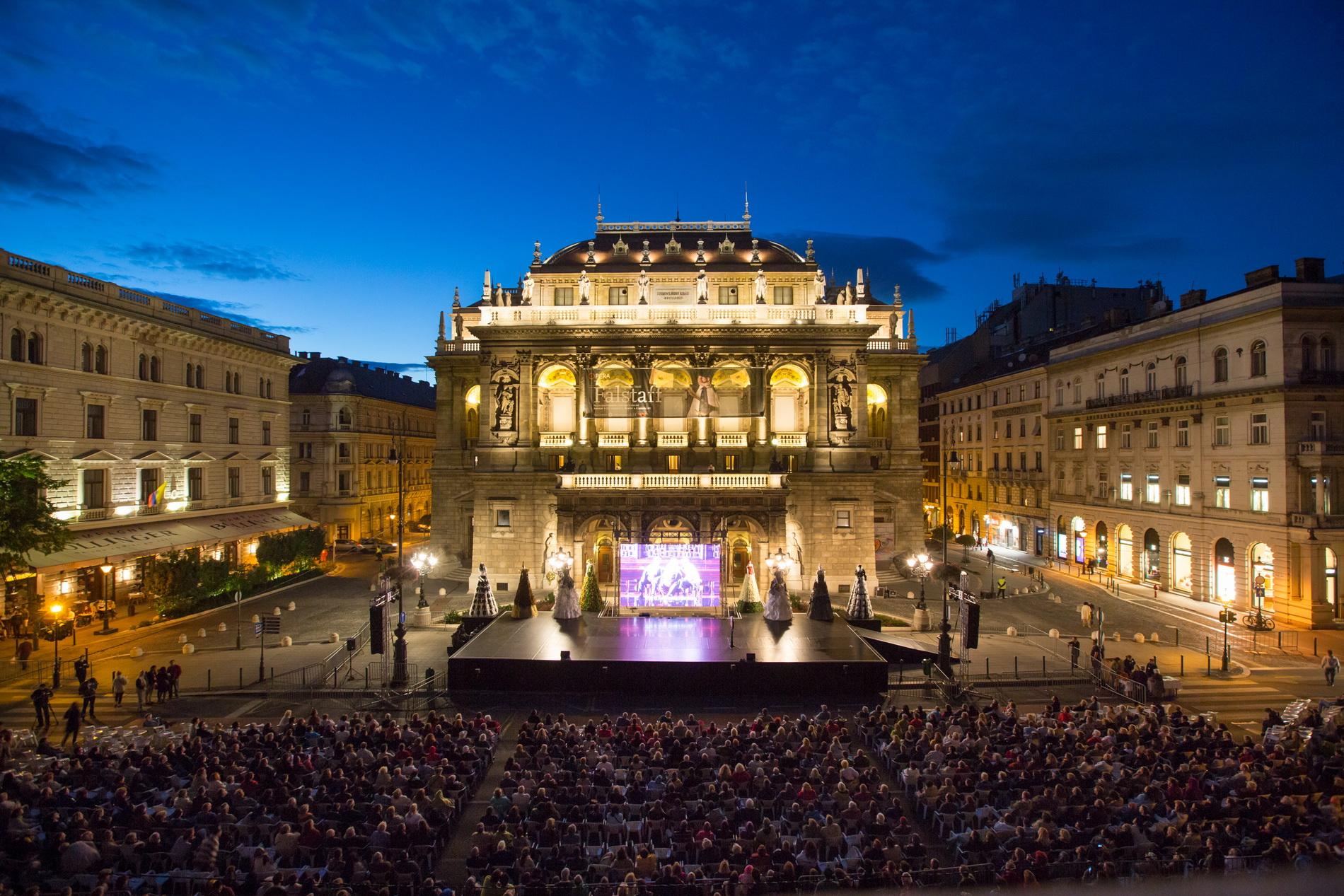 Hungarian State Opera Closing For One And A Half Year