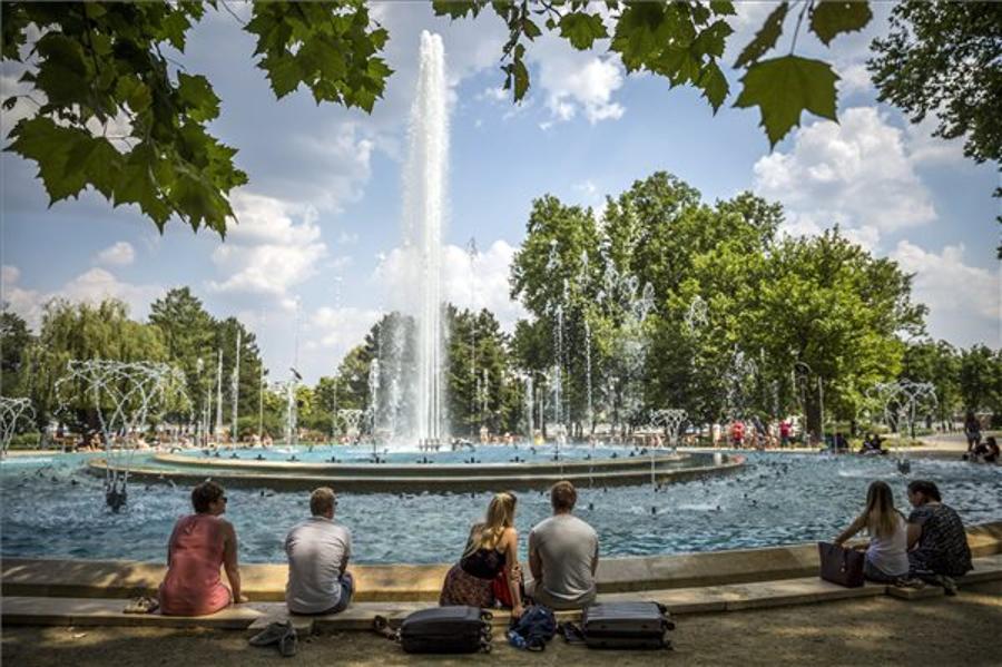 Heat Alert: Extreme Heat Continues In Hungary