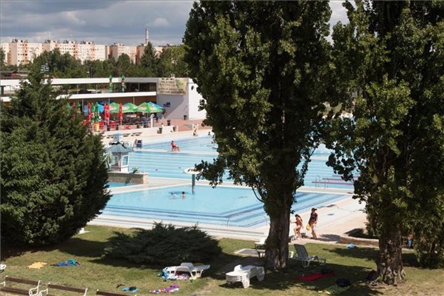 Fungarian For Expats: Watery Budapest