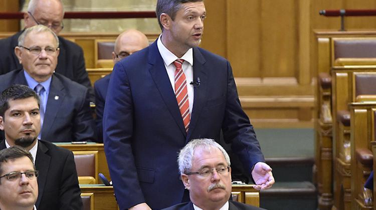 MSZP Announces Partial Boycott Of Parliament
